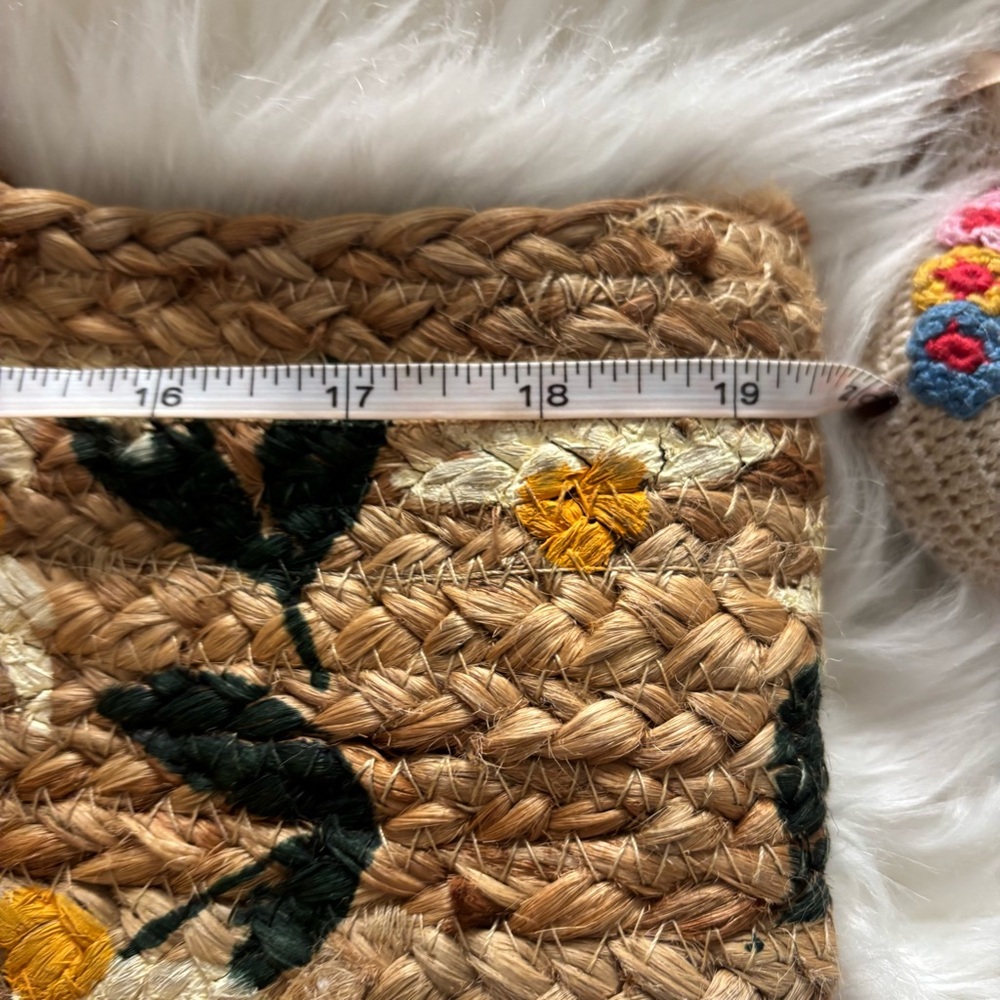 JOY SUSAN Multi Daisy Hand Crafted & Painted Jute Braided Oversize Tote … - Picture 7 of 11